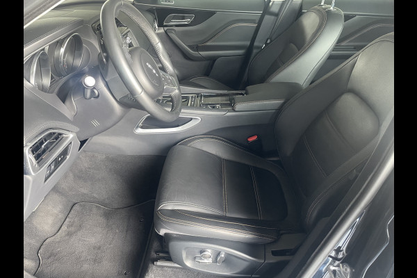 Jaguar F-Pace 2.0t AWD Premium Edition PANO DAK LEDER
