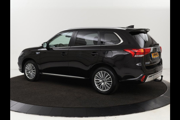 Mitsubishi Outlander 2.4 PHEV Intense+ | Schuifdak | Stoel & stuurverwarming | 360 camera | Trekhaak | Half leder | Carplay | Navigatie | Climate control
