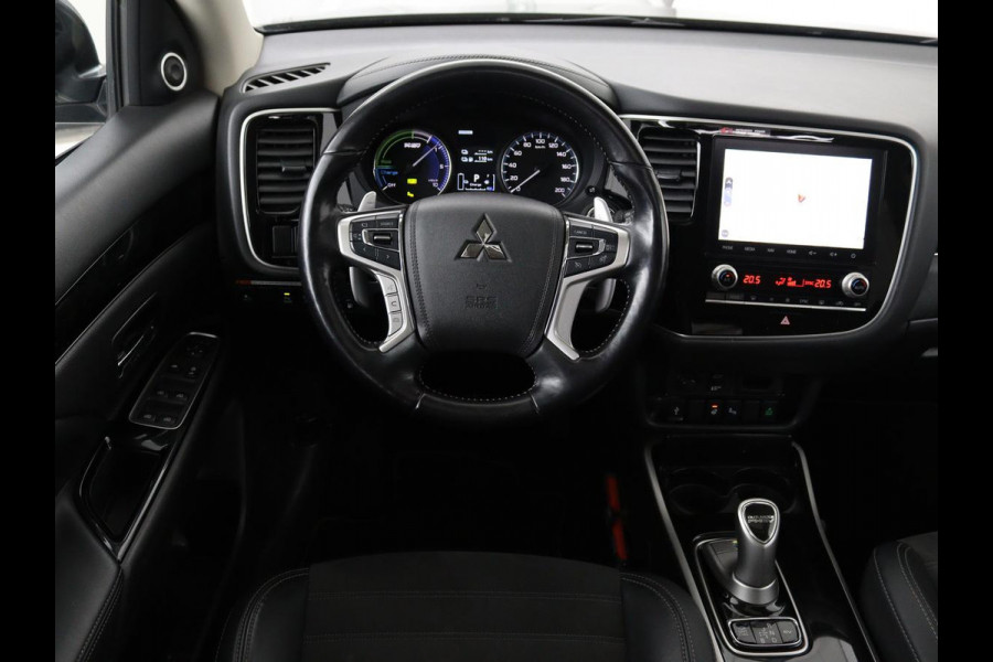 Mitsubishi Outlander 2.4 PHEV Intense+ | Schuifdak | Stoel & stuurverwarming | 360 camera | Trekhaak | Half leder | Carplay | Navigatie | Climate control