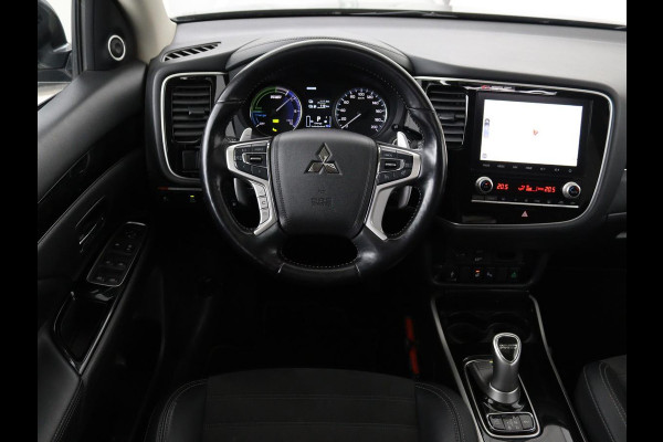 Mitsubishi Outlander 2.4 PHEV Intense+ | Schuifdak | Stoel & stuurverwarming | 360 camera | Trekhaak | Half leder | Carplay | Navigatie | Climate control