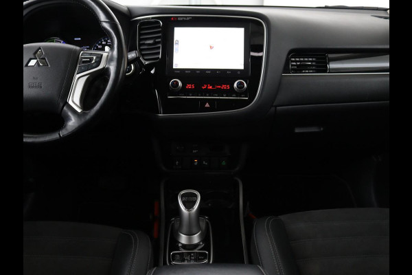 Mitsubishi Outlander 2.4 PHEV Intense+ | Schuifdak | Stoel & stuurverwarming | 360 camera | Trekhaak | Half leder | Carplay | Navigatie | Climate control