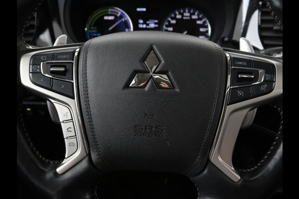 Mitsubishi Outlander 2.4 PHEV Intense+ | Schuifdak | Stoel & stuurverwarming | 360 camera | Trekhaak | Half leder | Carplay | Navigatie | Climate control