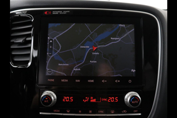 Mitsubishi Outlander 2.4 PHEV Intense+ | Schuifdak | Stoel & stuurverwarming | 360 camera | Trekhaak | Half leder | Carplay | Navigatie | Climate control