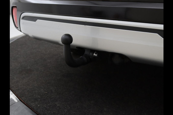 Mitsubishi Outlander 2.4 PHEV Intense+ | Schuifdak | Stoel & stuurverwarming | 360 camera | Trekhaak | Half leder | Carplay | Navigatie | Climate control