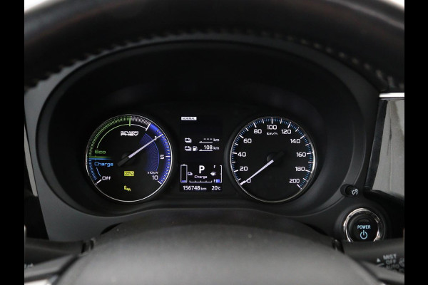 Mitsubishi Outlander 2.4 PHEV Intense+ | Schuifdak | Stoel & stuurverwarming | 360 camera | Trekhaak | Half leder | Carplay | Navigatie | Climate control