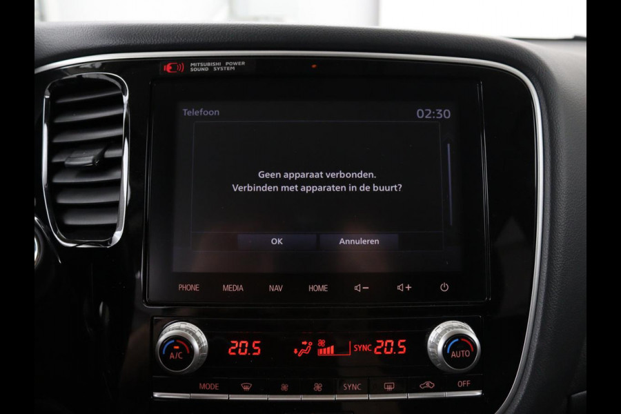 Mitsubishi Outlander 2.4 PHEV Intense+ | Schuifdak | Stoel & stuurverwarming | 360 camera | Trekhaak | Half leder | Carplay | Navigatie | Climate control