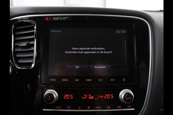Mitsubishi Outlander 2.4 PHEV Intense+ | Schuifdak | Stoel & stuurverwarming | 360 camera | Trekhaak | Half leder | Carplay | Navigatie | Climate control