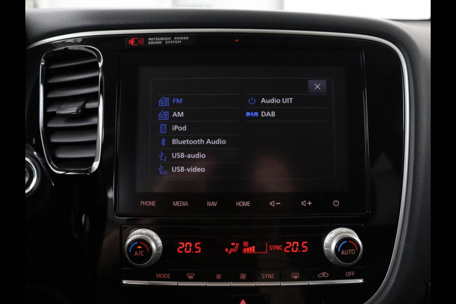 Mitsubishi Outlander 2.4 PHEV Intense+ | Schuifdak | Stoel & stuurverwarming | 360 camera | Trekhaak | Half leder | Carplay | Navigatie | Climate control