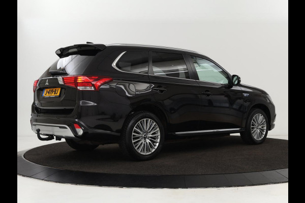 Mitsubishi Outlander 2.4 PHEV Intense+ | Schuifdak | Stoel & stuurverwarming | 360 camera | Trekhaak | Half leder | Carplay | Navigatie | Climate control