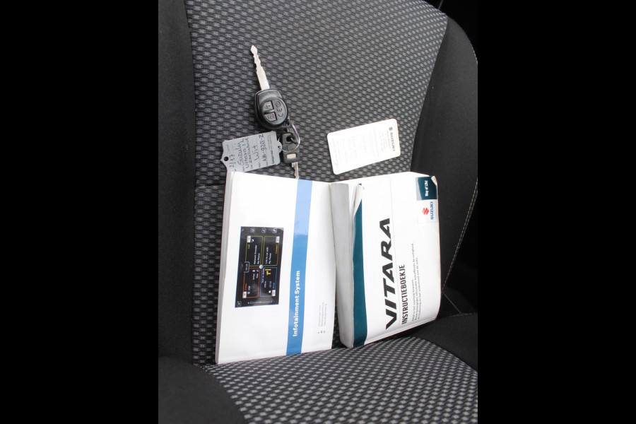 Suzuki Vitara 1.6 Exclusive CRUISE | CLIMATE | CAMERA | AFNTREKHAAK | STOELVERW | CARPLAY | LED