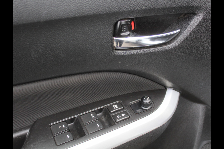 Suzuki Vitara 1.6 Exclusive CRUISE | CLIMATE | CAMERA | AFNTREKHAAK | STOELVERW | CARPLAY | LED