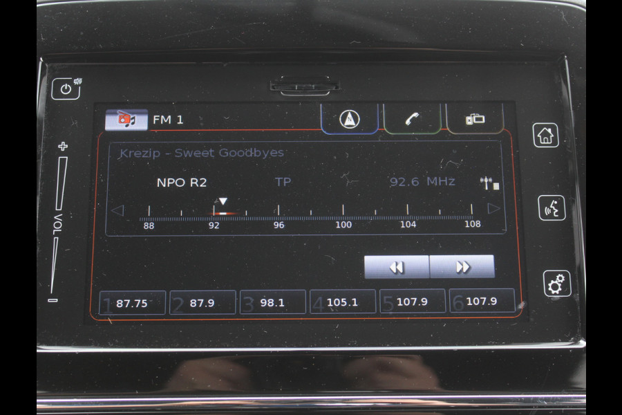 Suzuki Vitara 1.6 Exclusive CRUISE | CLIMATE | CAMERA | AFNTREKHAAK | STOELVERW | CARPLAY | LED
