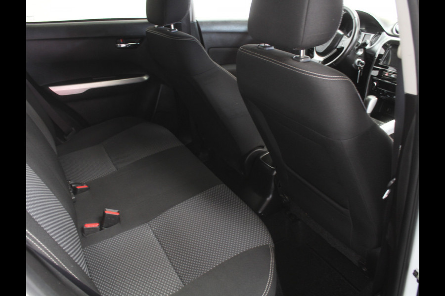 Suzuki Vitara 1.6 Exclusive CRUISE | CLIMATE | CAMERA | AFNTREKHAAK | STOELVERW | CARPLAY | LED