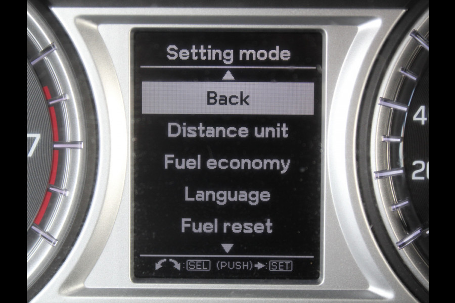 Suzuki Vitara 1.6 Exclusive CRUISE | CLIMATE | CAMERA | AFNTREKHAAK | STOELVERW | CARPLAY | LED