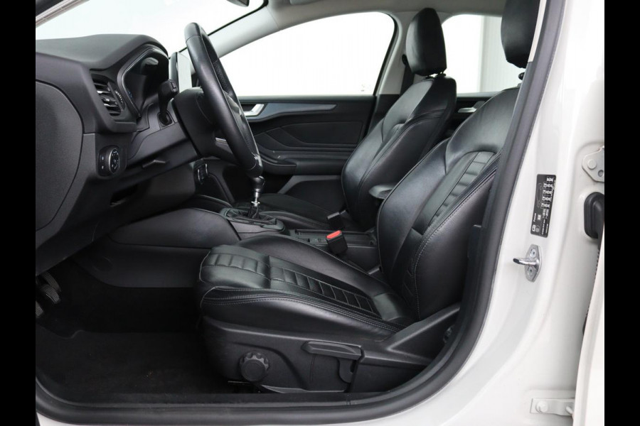 Ford Focus 1.0 EcoBoost Hybrid Active | Leder | Trekhaak | Camera | Carplay | Full LED | Keyless | Navigatie | Climate control