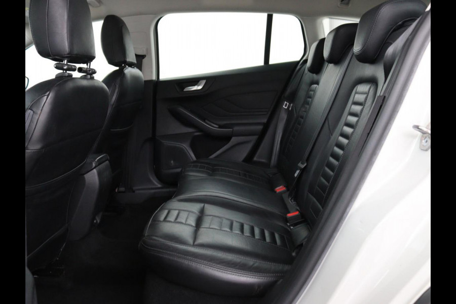 Ford Focus 1.0 EcoBoost Hybrid Active | Leder | Trekhaak | Camera | Carplay | Full LED | Keyless | Navigatie | Climate control