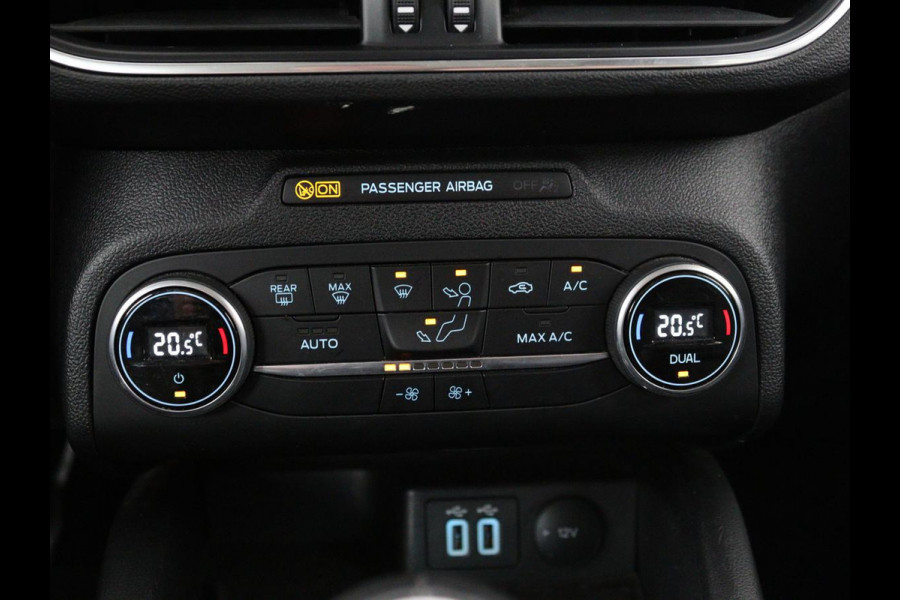 Ford Focus 1.0 EcoBoost Hybrid Active | Leder | Trekhaak | Camera | Carplay | Full LED | Keyless | Navigatie | Climate control