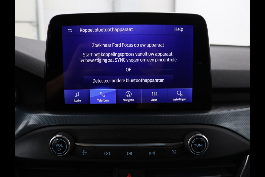 Ford Focus 1.0 EcoBoost Hybrid Active | Leder | Trekhaak | Camera | Carplay | Full LED | Keyless | Navigatie | Climate control