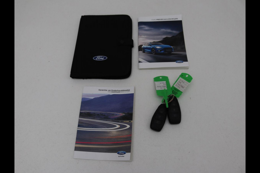 Ford Focus 1.0 EcoBoost Hybrid Active | Leder | Trekhaak | Camera | Carplay | Full LED | Keyless | Navigatie | Climate control
