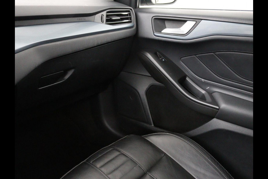 Ford Focus 1.0 EcoBoost Hybrid Active | Leder | Trekhaak | Camera | Carplay | Full LED | Keyless | Navigatie | Climate control