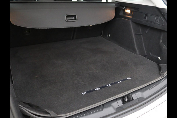 Ford Focus 1.0 EcoBoost Hybrid Active | Leder | Trekhaak | Camera | Carplay | Full LED | Keyless | Navigatie | Climate control