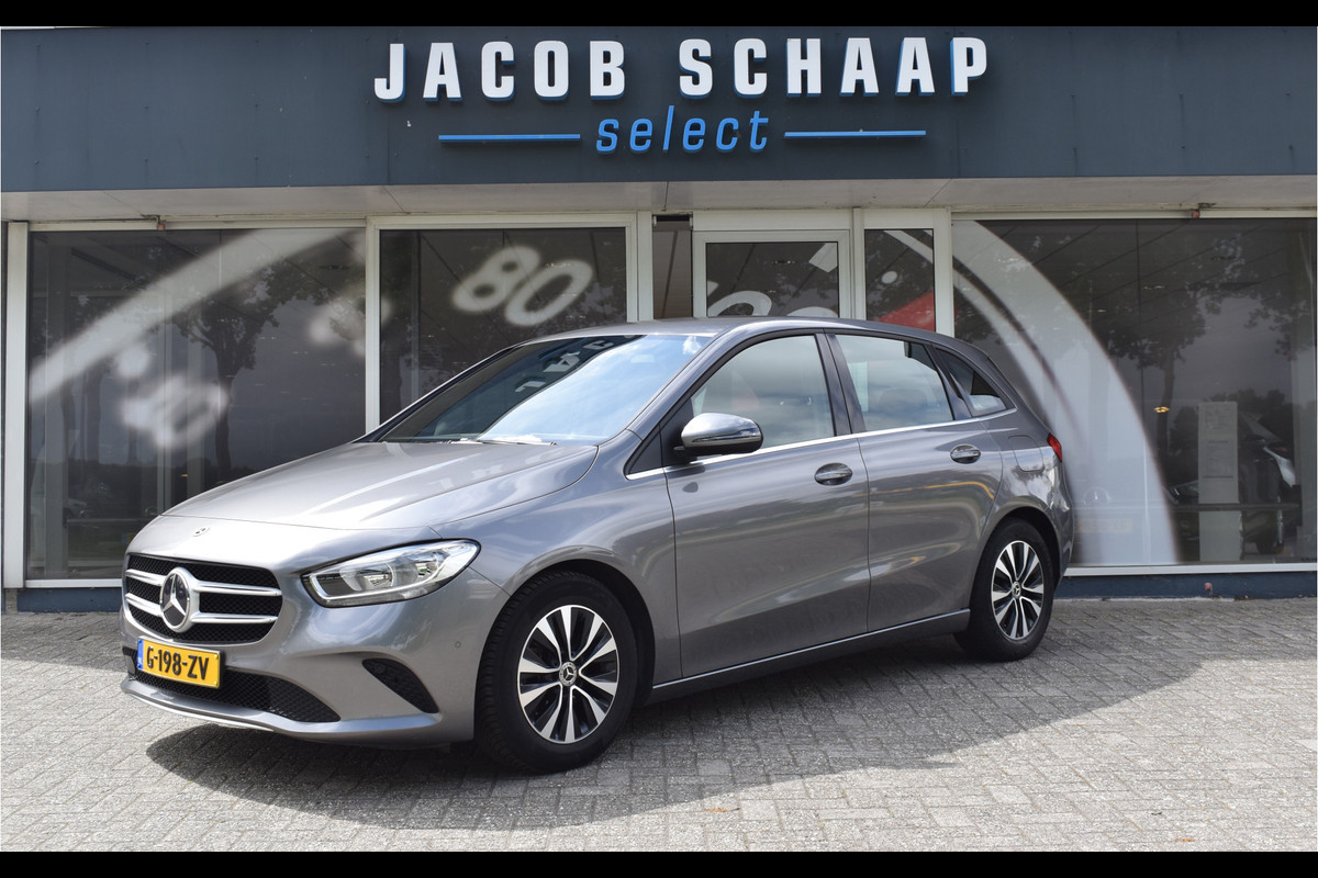 Mercedes-Benz B-Klasse 180 Business Solution Automaat / Airco / Camera / Navigatie / Lane assist / Cruise Mercedes-Benz B-Klasse 180 Business Solution Automaat / Airco / Camera / Navigatie / Lane assist / Cruise