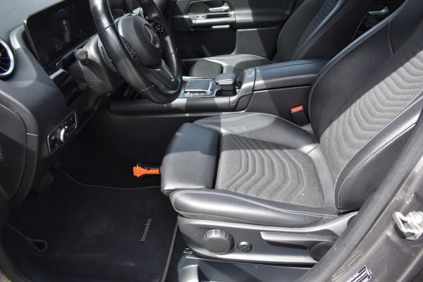 Mercedes-Benz B-Klasse 180 Business Solution Automaat / Airco / Camera / Navigatie / Lane assist / Cruise