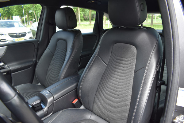 Mercedes-Benz B-Klasse 180 Business Solution Automaat / Airco / Camera / Navigatie / Lane assist / Cruise