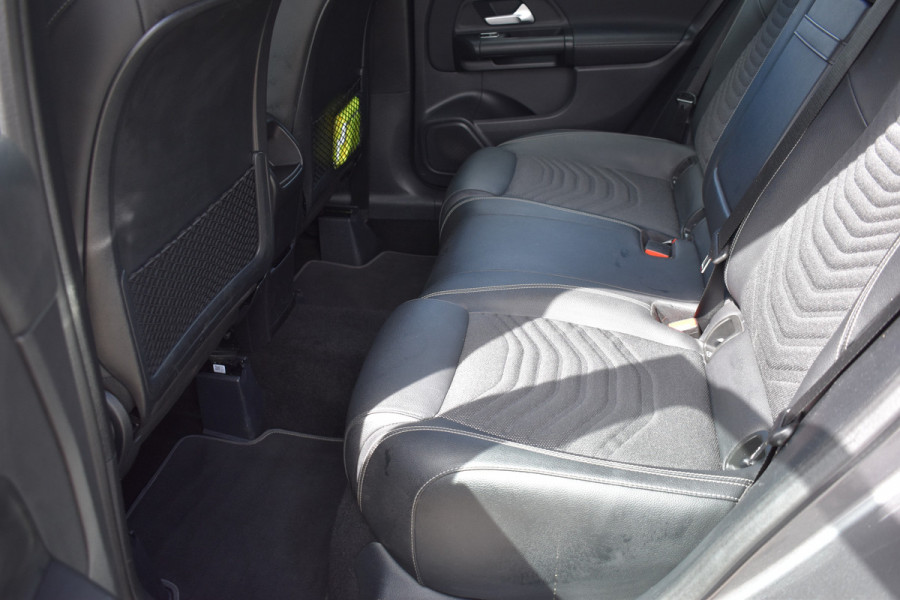 Mercedes-Benz B-Klasse 180 Business Solution Automaat / Airco / Camera / Navigatie / Lane assist / Cruise