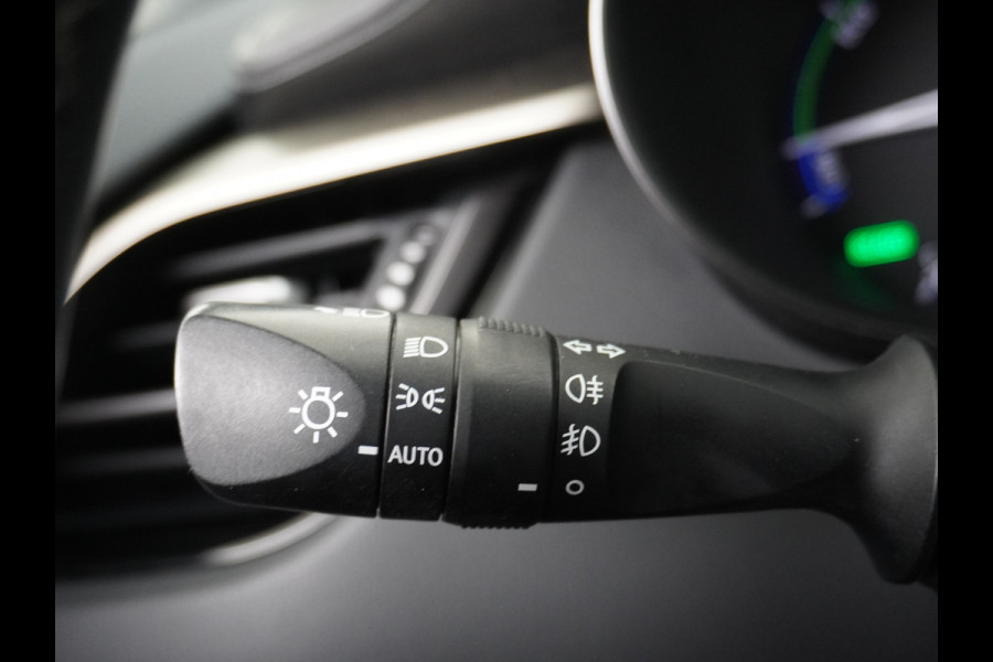 Toyota C-HR 1.8I Hybrid Automaat Voorruit+Stoel+Stuurverwarming Navi Camera Adap. Cruise Control Lane Assist Dynamic Regen/Lichtsensor Keyless Led Lmv 18" Bluetooth Rijstrooksensor Verkeersborddetectie