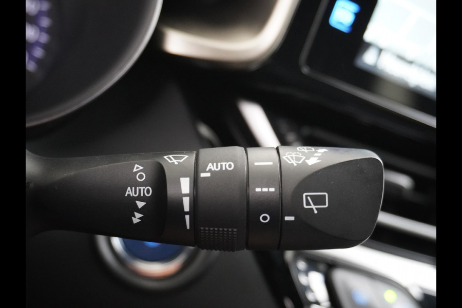Toyota C-HR 1.8I Hybrid Automaat Voorruit+Stoel+Stuurverwarming Navi Camera Adap. Cruise Control Lane Assist Dynamic Regen/Lichtsensor Keyless Led Lmv 18" Bluetooth Rijstrooksensor Verkeersborddetectie