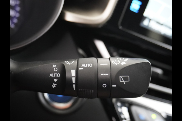 Toyota C-HR 1.8I Hybrid Automaat Voorruit+Stoel+Stuurverwarming Navi Camera Adap. Cruise Control Lane Assist Dynamic Regen/Lichtsensor Keyless Led Lmv 18" Bluetooth Rijstrooksensor Verkeersborddetectie