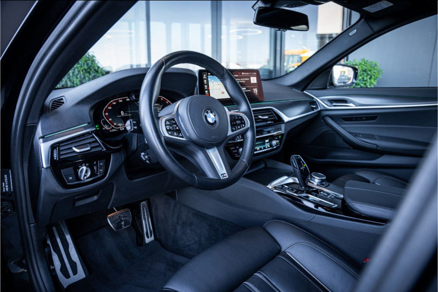 BMW 5 Serie Touring 530i Business Edition Plus - M Sport Performance | Panorama | Memory | HUD | ACC