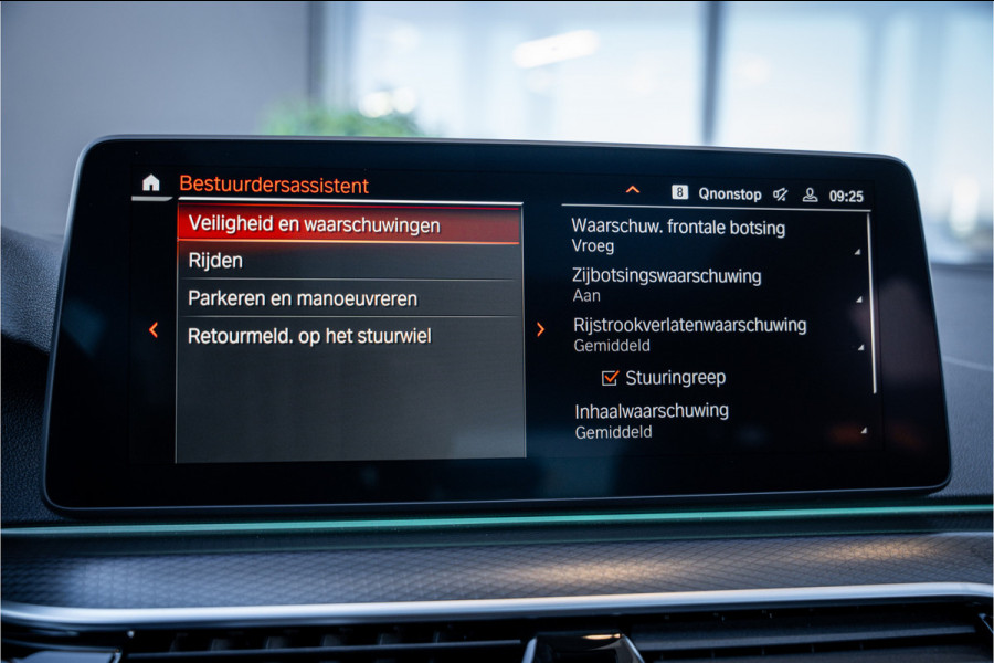 BMW 5 Serie Touring 530i Business Edition Plus - M Sport Performance | Panorama | Memory | HUD | ACC