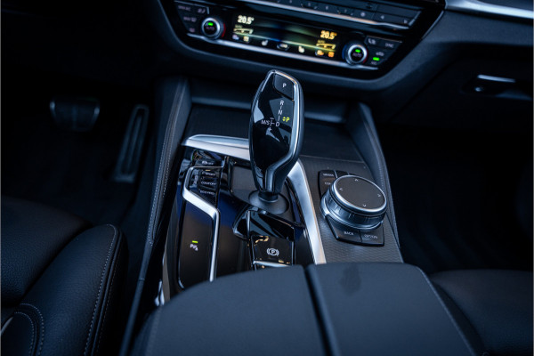 BMW 5 Serie Touring 530i Business Edition Plus - M Sport Performance | Panorama | Memory | HUD | ACC