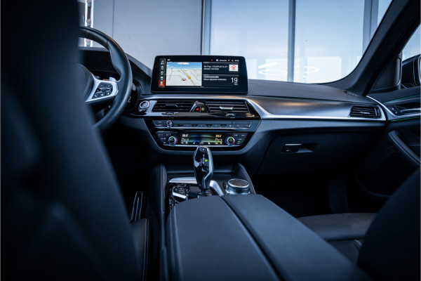 BMW 5 Serie Touring 530i Business Edition Plus - M Sport Performance | Panorama | Memory | HUD | ACC