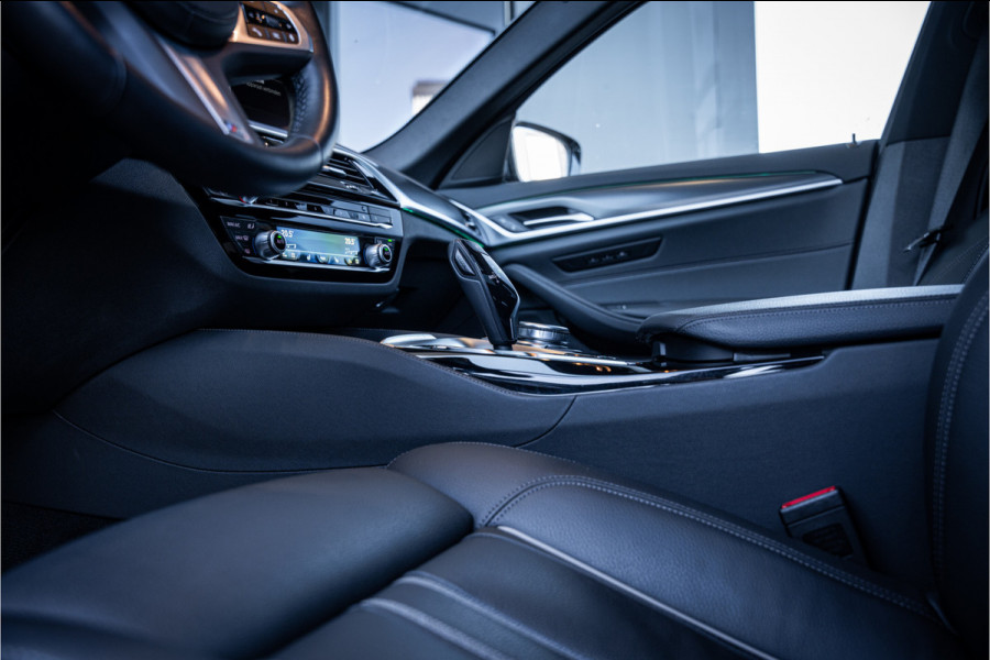 BMW 5 Serie Touring 530i Business Edition Plus - M Sport Performance | Panorama | Memory | HUD | ACC
