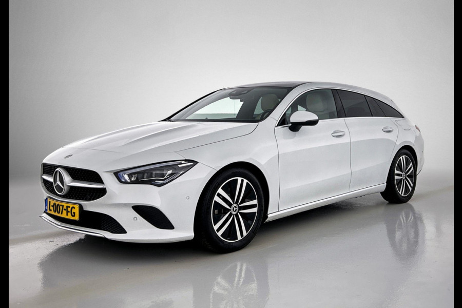 Mercedes-Benz CLA-Klasse Shooting Brake 200 Business Luxury(NL-auto, 1e Eig, Dealer OnderH, Panorama, SfeerV, Trekhaak, Etc)