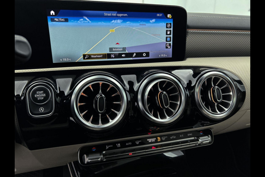 Mercedes-Benz CLA-Klasse Shooting Brake 200 Business Luxury(NL-auto, 1e Eig, Dealer OnderH, Panorama, SfeerV, Trekhaak, Etc)