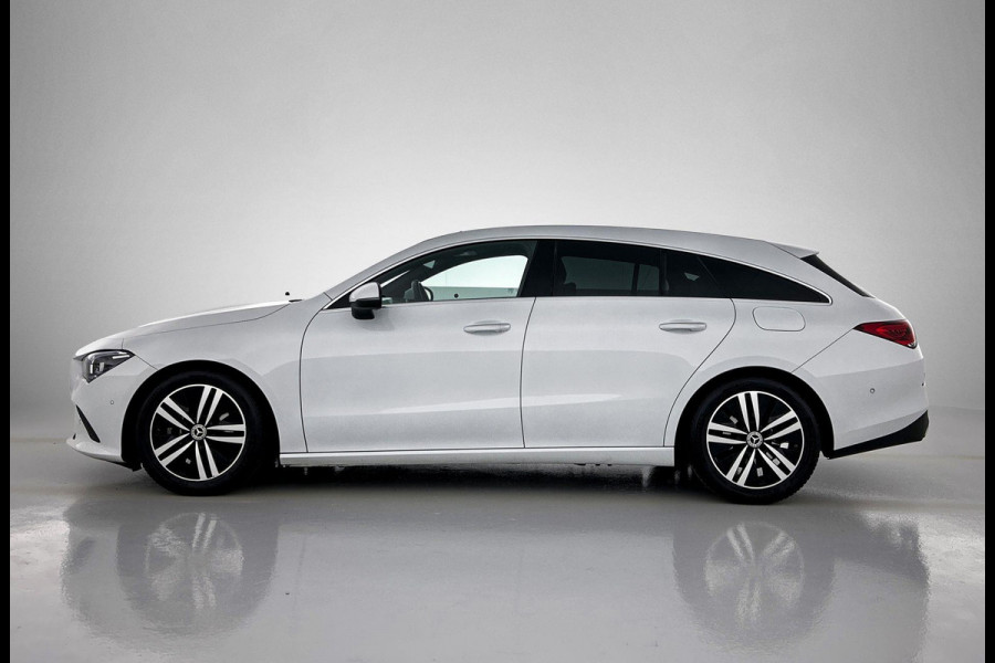 Mercedes-Benz CLA-Klasse Shooting Brake 200 Business Luxury(NL-auto, 1e Eig, Dealer OnderH, Panorama, SfeerV, Trekhaak, Etc)