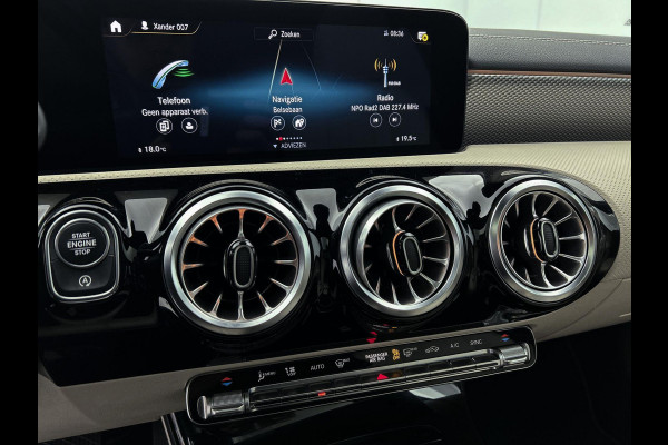 Mercedes-Benz CLA-Klasse Shooting Brake 200 Business Luxury(NL-auto, 1e Eig, Dealer OnderH, Panorama, SfeerV, Trekhaak, Etc)