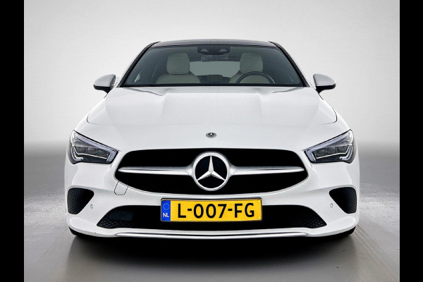 Mercedes-Benz CLA-Klasse Shooting Brake 200 Business Luxury(NL-auto, 1e Eig, Dealer OnderH, Panorama, SfeerV, Trekhaak, Etc)