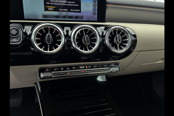 Mercedes-Benz CLA-Klasse Shooting Brake 200 Business Luxury(NL-auto, 1e Eig, Dealer OnderH, Panorama, SfeerV, Trekhaak, Etc)