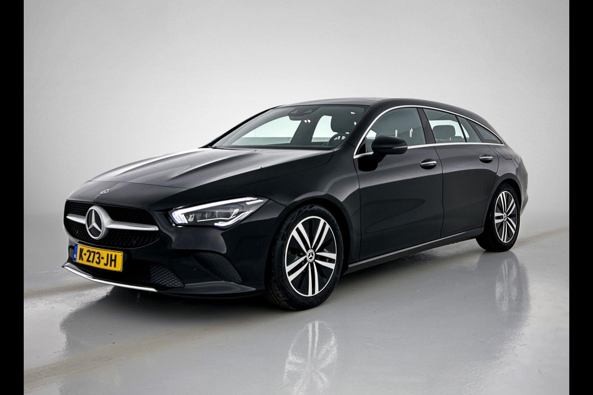Mercedes-Benz CLA-Klasse Shooting Brake 180 Business Luxury(1e Eig, Dealer OndH, NL-auto, Panorama, Sfeer-V, Navi, Camera, Etc) Mercedes-Benz CLA-Klasse Shooting Brake 180 Business Luxury(1e Eig, Dealer OndH, NL-auto, Panorama, Sfeer-V, Navi, Camera, Etc)