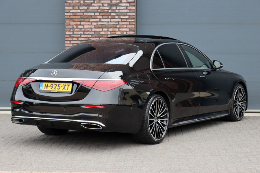 Mercedes-Benz S-Klasse 500 4MATIC Lang AMG Line Aut9 | Achterasbesturing | Luchtvering | Chauffeurspakket | Zonweringspakket | Distronic+ | Entertainment Achter | Massage | Stoelventilatie | Digital Light | HUD | Verwarmd Stuurwiel |