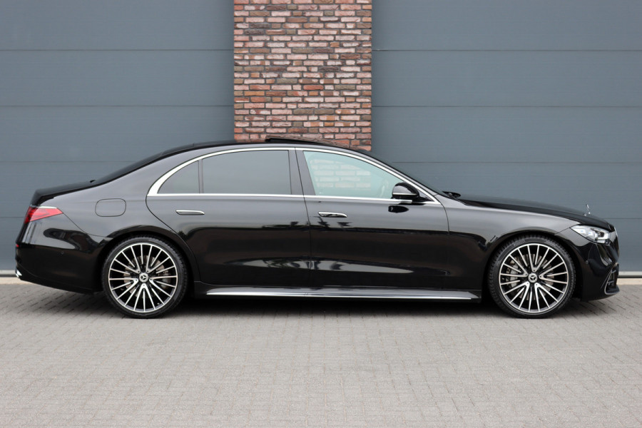 Mercedes-Benz S-Klasse 500 4MATIC Lang AMG Line Aut9 | Achterasbesturing | Luchtvering | Chauffeurspakket | Zonweringspakket | Distronic+ | Entertainment Achter | Massage | Stoelventilatie | Digital Light | HUD | Verwarmd Stuurwiel |