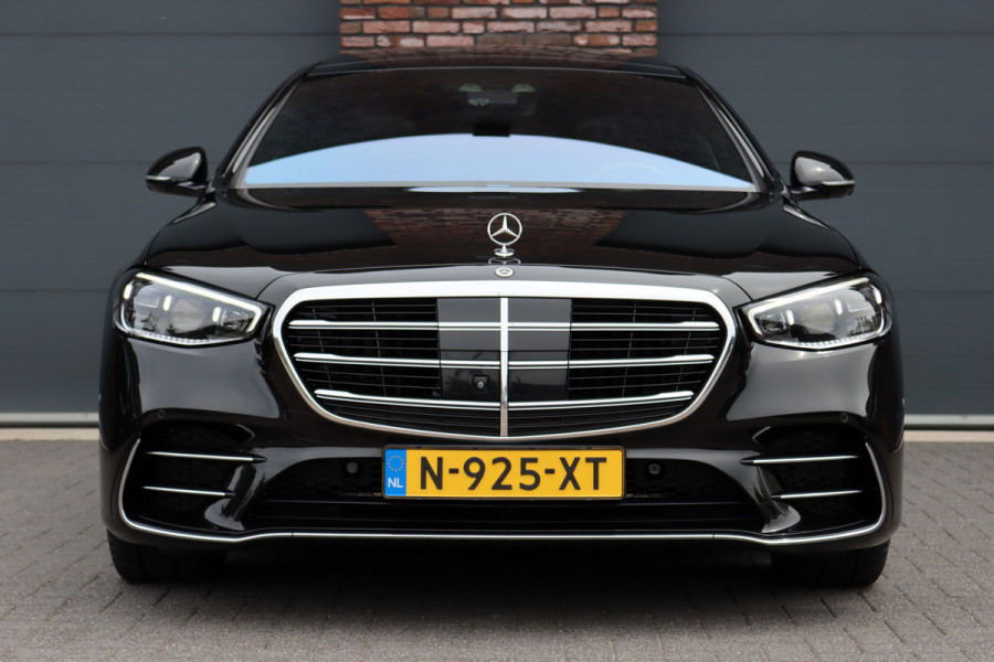 Mercedes-Benz S-Klasse 500 4MATIC Lang AMG Line Aut9 | Achterasbesturing | Luchtvering | Chauffeurspakket | Zonweringspakket | Distronic+ | Entertainment Achter | Massage | Stoelventilatie | Digital Light | HUD | Verwarmd Stuurwiel |
