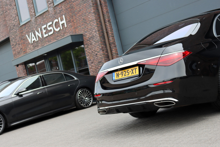 Mercedes-Benz S-Klasse 500 4MATIC Lang AMG Line Aut9 | Achterasbesturing | Luchtvering | Chauffeurspakket | Zonweringspakket | Distronic+ | Entertainment Achter | Massage | Stoelventilatie | Digital Light | HUD | Verwarmd Stuurwiel |