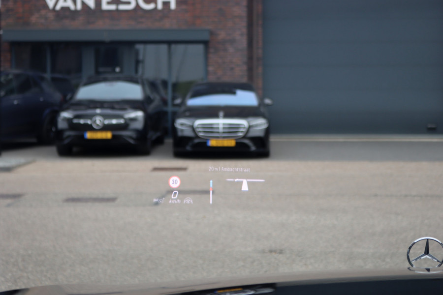 Mercedes-Benz S-Klasse 500 4MATIC Lang AMG Line Aut9 | Achterasbesturing | Luchtvering | Chauffeurspakket | Zonweringspakket | Distronic+ | Entertainment Achter | Massage | Stoelventilatie | Digital Light | HUD | Verwarmd Stuurwiel |