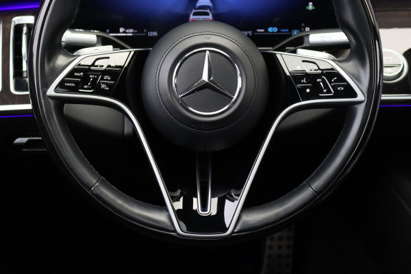 Mercedes-Benz S-Klasse 500 4MATIC Lang AMG Line Aut9 | Achterasbesturing | Luchtvering | Chauffeurspakket | Zonweringspakket | Distronic+ | Entertainment Achter | Massage | Stoelventilatie | Digital Light | HUD | Verwarmd Stuurwiel |